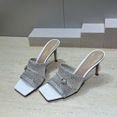 Gianvito Rossi 塞乔.罗茜2026春夏新款水钻女鞋 GR字母logo高跟方头鱼嘴露趾凉拖鞋 材质:鞋面进口 Gianvito Rossi 塞乔.罗茜2026春夏新款水钻女鞋 GR字母logo高跟方头鱼嘴露趾凉拖鞋 材质:鞋面进口