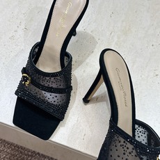Gianvito Rossi 塞乔.罗茜2026春夏新款水钻女鞋 GR字母logo高跟方头鱼嘴露趾凉拖鞋 材质:鞋面进口 Gianvito Rossi 塞乔.罗茜2026春夏新款水钻女鞋 GR字母logo高跟方头鱼嘴露趾凉拖鞋 材质:鞋面进口