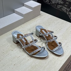 Aquazzura 2026春夏新款水钻中跟拼色女鞋 菠萝鞋字母logo五金扣粗跟圆头露趾凉拖鞋 材质:鞋面进口小牛皮/ Aquazzura 2026春夏新款水钻中跟拼色女鞋 菠萝鞋字母logo五金扣粗跟圆头露趾凉拖鞋 材质:鞋面进口小牛皮/