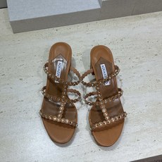 Aquazzura 2026春夏新款水钻中跟拼色女鞋 菠萝鞋字母logo五金扣粗跟圆头露趾凉拖鞋 材质:鞋面进口小牛皮/ Aquazzura 2026春夏新款水钻中跟拼色女鞋 菠萝鞋字母logo五金扣粗跟圆头露趾凉拖鞋 材质:鞋面进口小牛皮/