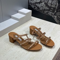 Aquazzura 2026春夏新款水钻中跟拼色女鞋 菠萝鞋字母logo五金扣粗跟圆头露趾凉拖鞋 材质:鞋面进口小牛皮/ Aquazzura 2026春夏新款水钻中跟拼色女鞋 菠萝鞋字母logo五金扣粗跟圆头露趾凉拖鞋 材质:鞋面进口小牛皮/
