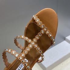 Aquazzura 2026春夏新款水钻中跟拼色女鞋 菠萝鞋字母logo五金扣粗跟圆头露趾凉拖鞋 材质:鞋面进口小牛皮/ Aquazzura 2026春夏新款水钻中跟拼色女鞋 菠萝鞋字母logo五金扣粗跟圆头露趾凉拖鞋 材质:鞋面进口小牛皮/