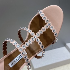 Aquazzura 2026春夏新款水钻中跟拼色女鞋 菠萝鞋字母logo五金扣粗跟圆头露趾凉拖鞋 材质:鞋面进口小牛皮/ Aquazzura 2026春夏新款水钻中跟拼色女鞋 菠萝鞋字母logo五金扣粗跟圆头露趾凉拖鞋 材质:鞋面进口小牛皮/