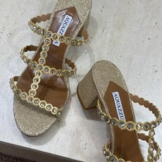 Aquazzura 2026春夏新款水钻中跟拼色女鞋 菠萝鞋字母logo五金扣粗跟圆头露趾凉拖鞋 材质:鞋面进口小牛皮/ Aquazzura 2026春夏新款水钻中跟拼色女鞋 菠萝鞋字母logo五金扣粗跟圆头露趾凉拖鞋 材质:鞋面进口小牛皮/