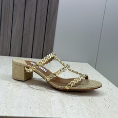 Aquazzura 2026春夏新款水钻中跟拼色女鞋 菠萝鞋字母logo五金扣粗跟圆头露趾凉拖鞋 材质:鞋面进口小牛皮/ Aquazzura 2026春夏新款水钻中跟拼色女鞋 菠萝鞋字母logo五金扣粗跟圆头露趾凉拖鞋 材质:鞋面进口小牛皮/