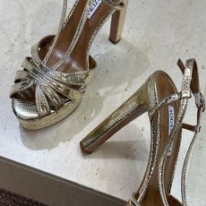 Aquazzura 2026春夏新款交叉带超高跟气场女鞋 菠萝鞋字母logo五金扣粗跟防水台圆头露趾后空拼色凉鞋 材质: Aquazzura 2026春夏新款交叉带超高跟气场女鞋 菠萝鞋字母logo五金扣粗跟防水台圆头露趾后空拼色凉鞋 材质: