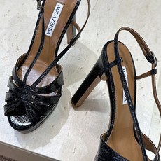Aquazzura 2026春夏新款交叉带超高跟气场女鞋 菠萝鞋字母logo五金扣粗跟防水台圆头露趾后空拼色凉鞋 材质: Aquazzura 2026春夏新款交叉带超高跟气场女鞋 菠萝鞋字母logo五金扣粗跟防水台圆头露趾后空拼色凉鞋 材质: