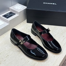 CHANEL 香奈儿 2026春夏走秀新款玛丽珍芭蕾舞女鞋 小香双C字母logo五金扣低跟圆头拼色乐福单鞋 材质:鞋面 CHANEL 香奈儿 2026春夏走秀新款玛丽珍芭蕾舞女鞋 小香双C字母logo五金扣低跟圆头拼色乐福单鞋 材质:鞋面
