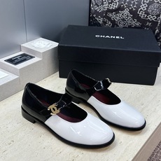 CHANEL 香奈儿 2026春夏走秀新款玛丽珍芭蕾舞女鞋 小香双C字母logo五金扣低跟圆头拼色乐福单鞋 材质:鞋面 CHANEL 香奈儿 2026春夏走秀新款玛丽珍芭蕾舞女鞋 小香双C字母logo五金扣低跟圆头拼色乐福单鞋 材质:鞋面