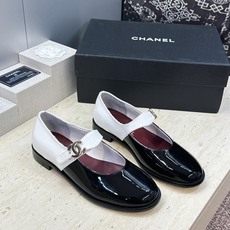 CHANEL 香奈儿 2026春夏走秀新款玛丽珍芭蕾舞女鞋 小香双C字母logo五金扣低跟圆头拼色乐福单鞋 材质:鞋面 CHANEL 香奈儿 2026春夏走秀新款玛丽珍芭蕾舞女鞋 小香双C字母logo五金扣低跟圆头拼色乐福单鞋 材质:鞋面