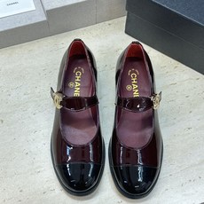 CHANEL 香奈儿 2026春夏走秀新款玛丽珍芭蕾舞女鞋 小香双C字母logo五金扣低跟圆头拼色乐福单鞋 材质:鞋面 CHANEL 香奈儿 2026春夏走秀新款玛丽珍芭蕾舞女鞋 小香双C字母logo五金扣低跟圆头拼色乐福单鞋 材质:鞋面