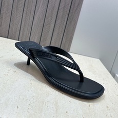 Bottega Veneta 葆蝶家2026春夏新款SamPieri Flat Thong 沙滩女鞋 BV字母logo高 Bottega Veneta 葆蝶家2026春夏新款SamPieri Flat Thong 沙滩女鞋 BV字母logo高
