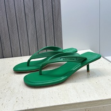 Bottega Veneta 葆蝶家2026春夏新款SamPieri Flat Thong 沙滩女鞋 BV字母logo高 Bottega Veneta 葆蝶家2026春夏新款SamPieri Flat Thong 沙滩女鞋 BV字母logo高