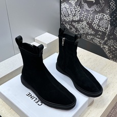 CELINE 2026秋冬新款侧拉链机车女短靴 瑟琳字母logo五金扣低跟圆头骑士靴 材质:鞋面进口弹力羊皮/进口羊猄皮 CELINE 2026秋冬新款侧拉链机车女短靴 瑟琳字母logo五金扣低跟圆头骑士靴 材质:鞋面进口弹力羊皮/进口羊猄皮