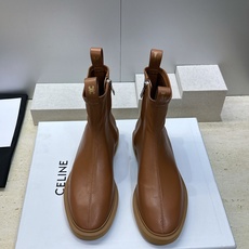 CELINE 2026秋冬新款侧拉链机车女短靴 瑟琳字母logo五金扣低跟圆头骑士靴 材质:鞋面进口弹力羊皮/进口羊猄皮 CELINE 2026秋冬新款侧拉链机车女短靴 瑟琳字母logo五金扣低跟圆头骑士靴 材质:鞋面进口弹力羊皮/进口羊猄皮