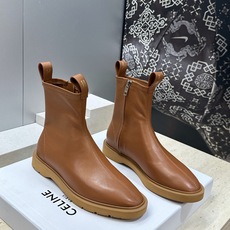 CELINE 2026秋冬新款侧拉链机车女短靴 瑟琳字母logo五金扣低跟圆头骑士靴 材质:鞋面进口弹力羊皮/进口羊猄皮 CELINE 2026秋冬新款侧拉链机车女短靴 瑟琳字母logo五金扣低跟圆头骑士靴 材质:鞋面进口弹力羊皮/进口羊猄皮