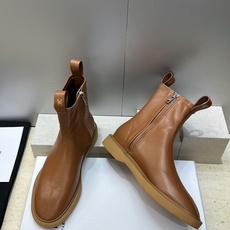 CELINE 2026秋冬新款侧拉链机车女短靴 瑟琳字母logo五金扣低跟圆头骑士靴 材质:鞋面进口弹力羊皮/进口羊猄皮 CELINE 2026秋冬新款侧拉链机车女短靴 瑟琳字母logo五金扣低跟圆头骑士靴 材质:鞋面进口弹力羊皮/进口羊猄皮