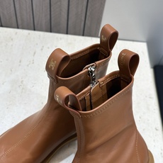CELINE 2026秋冬新款侧拉链机车女短靴 瑟琳字母logo五金扣低跟圆头骑士靴 材质:鞋面进口弹力羊皮/进口羊猄皮 CELINE 2026秋冬新款侧拉链机车女短靴 瑟琳字母logo五金扣低跟圆头骑士靴 材质:鞋面进口弹力羊皮/进口羊猄皮