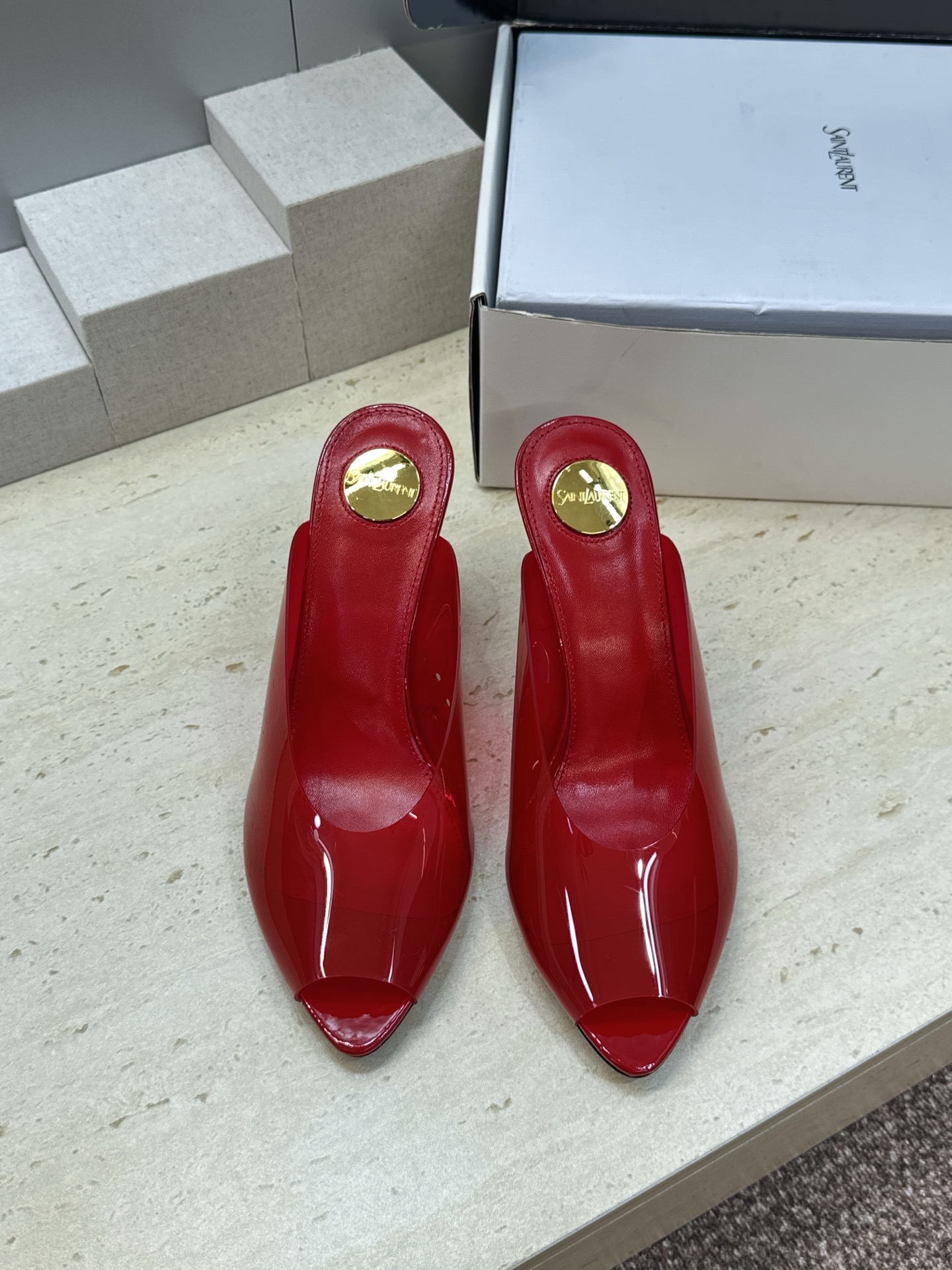 胶片 SAINT LAURENT PARIS 圣罗兰2026春夏新款高跟女鞋 YSL字母logo五金扣水晶跟尖头鱼 胶片 SAINT LAURENT PARIS 圣罗兰2026春夏新款高跟女鞋 YSL字母logo五金扣水晶跟尖头鱼