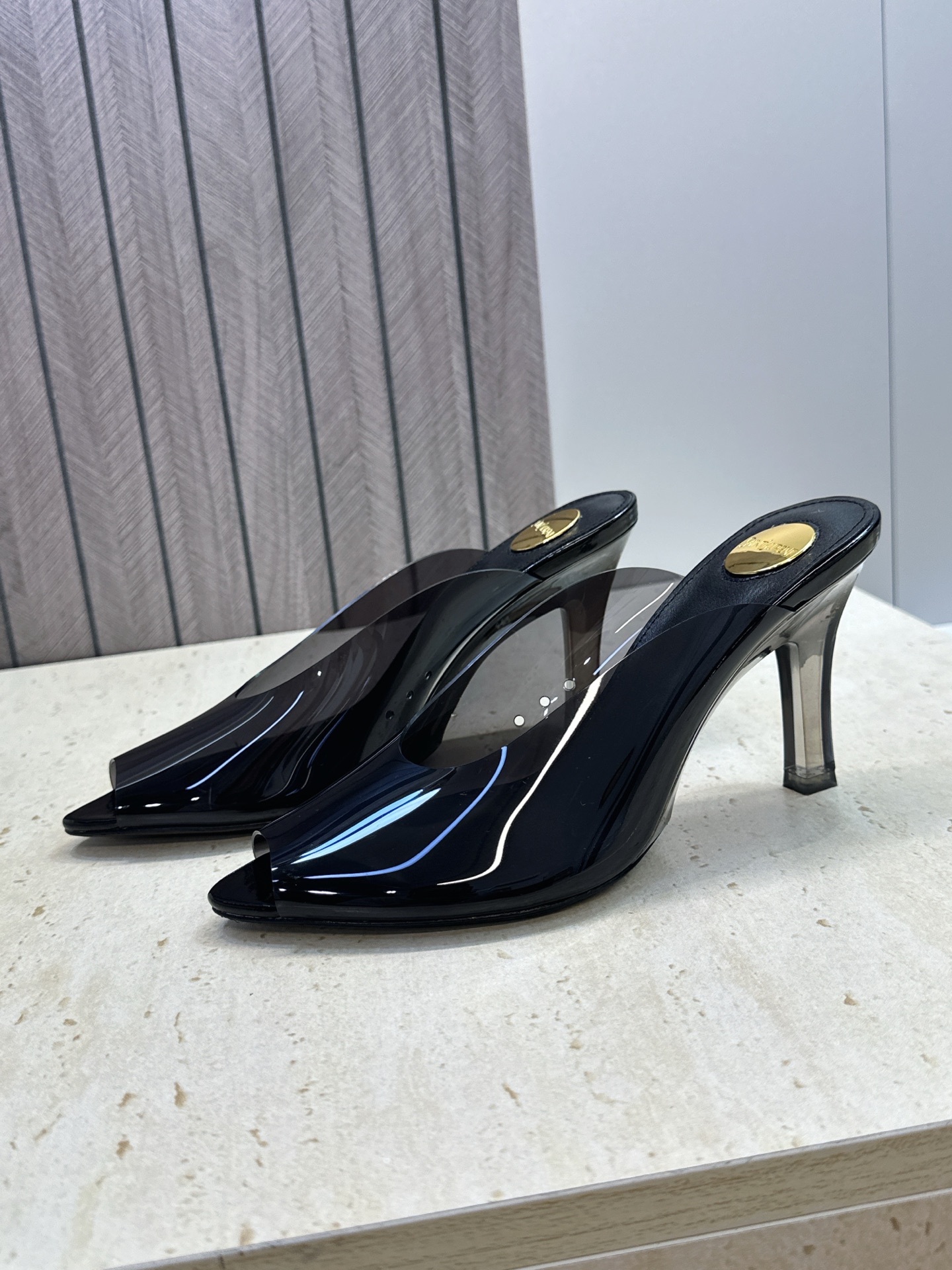 胶片 SAINT LAURENT PARIS 圣罗兰2026春夏新款高跟女鞋 YSL字母logo五金扣水晶跟尖头鱼 胶片 SAINT LAURENT PARIS 圣罗兰2026春夏新款高跟女鞋 YSL字母logo五金扣水晶跟尖头鱼