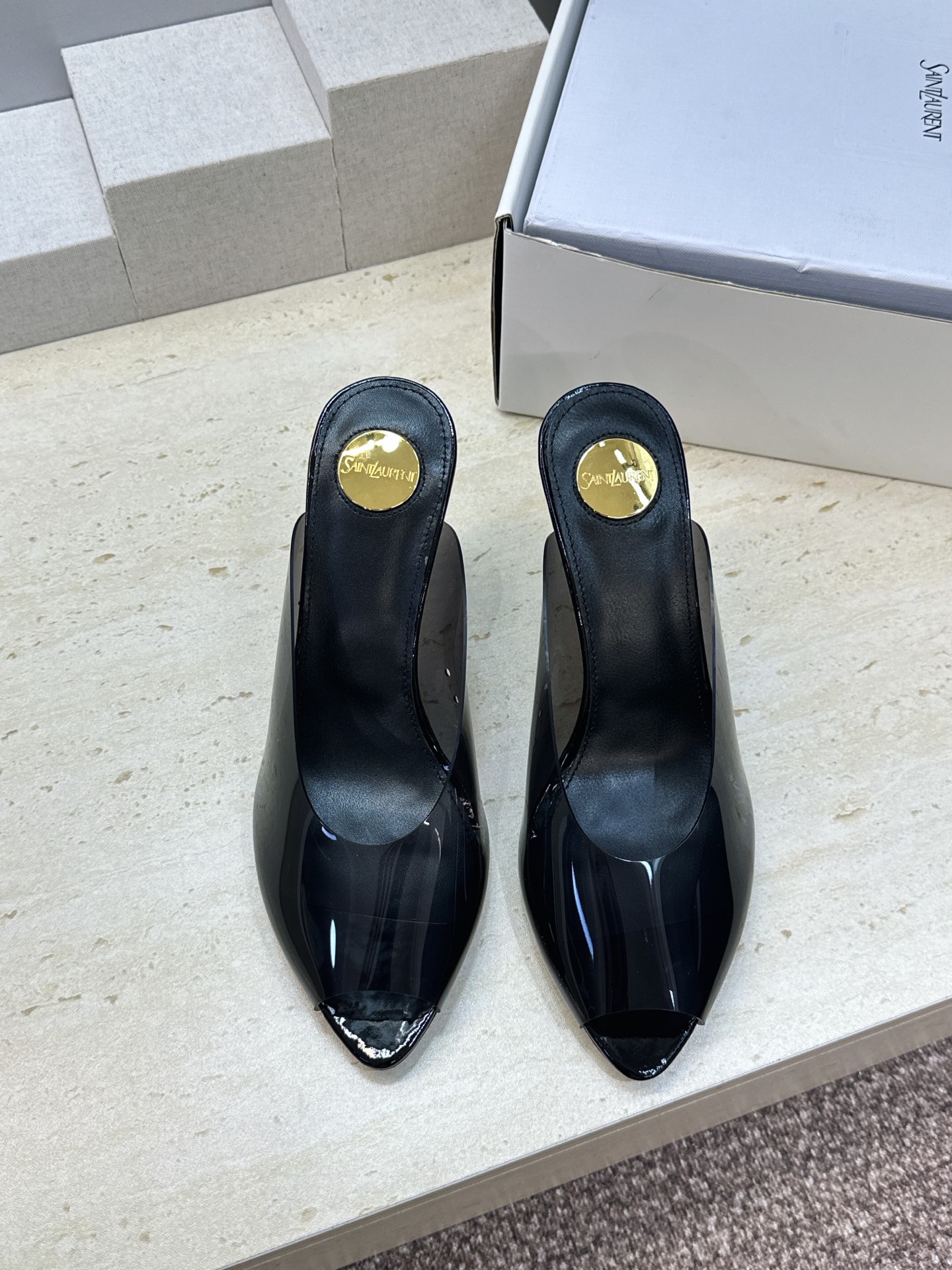 胶片 SAINT LAURENT PARIS 圣罗兰2026春夏新款高跟女鞋 YSL字母logo五金扣水晶跟尖头鱼 胶片 SAINT LAURENT PARIS 圣罗兰2026春夏新款高跟女鞋 YSL字母logo五金扣水晶跟尖头鱼