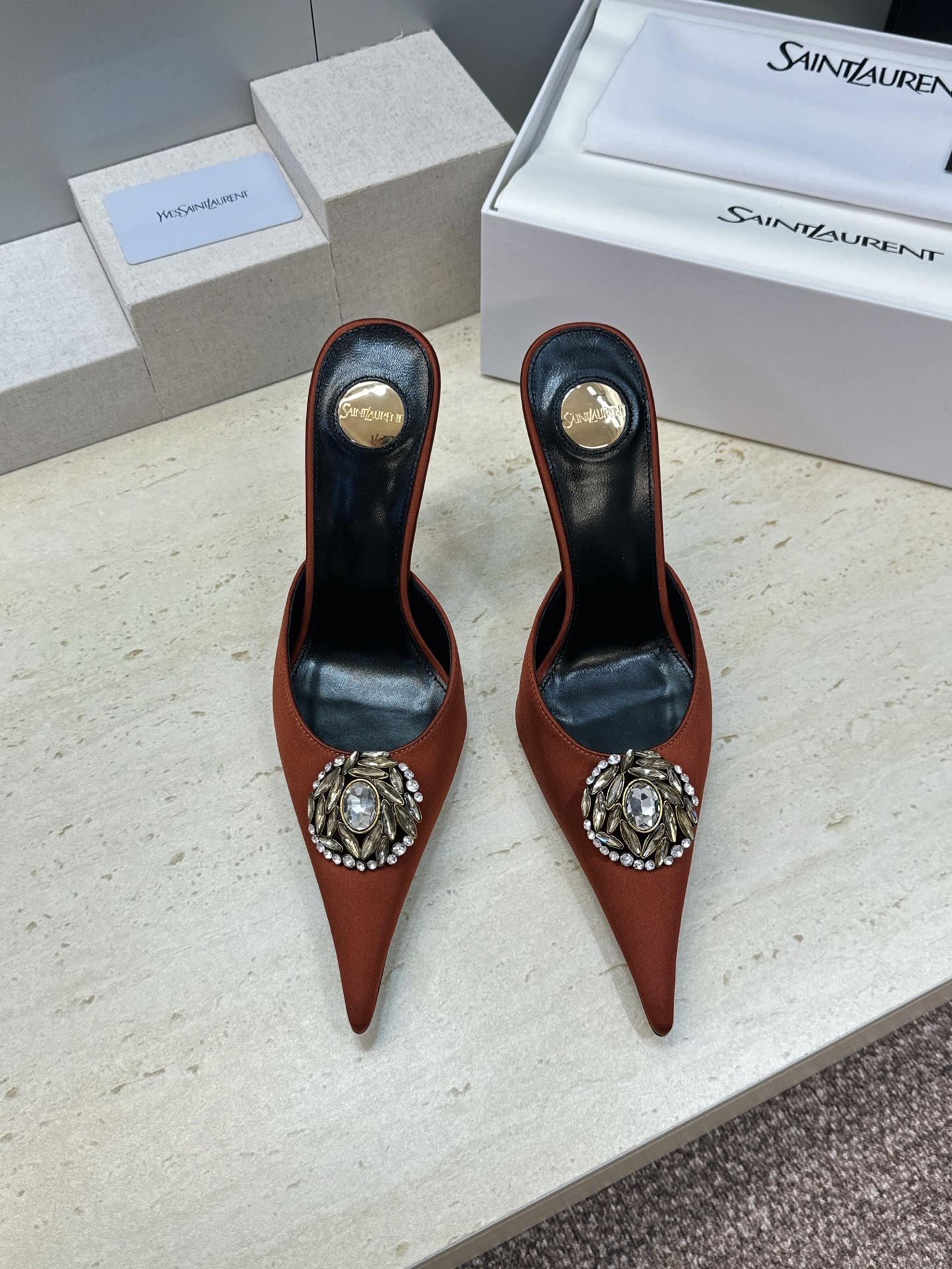 (不退只换码) SAINT LAURENT PARIS 圣罗兰2026春夏新款高跟水钻女鞋  YSL字母logo五金扣尖