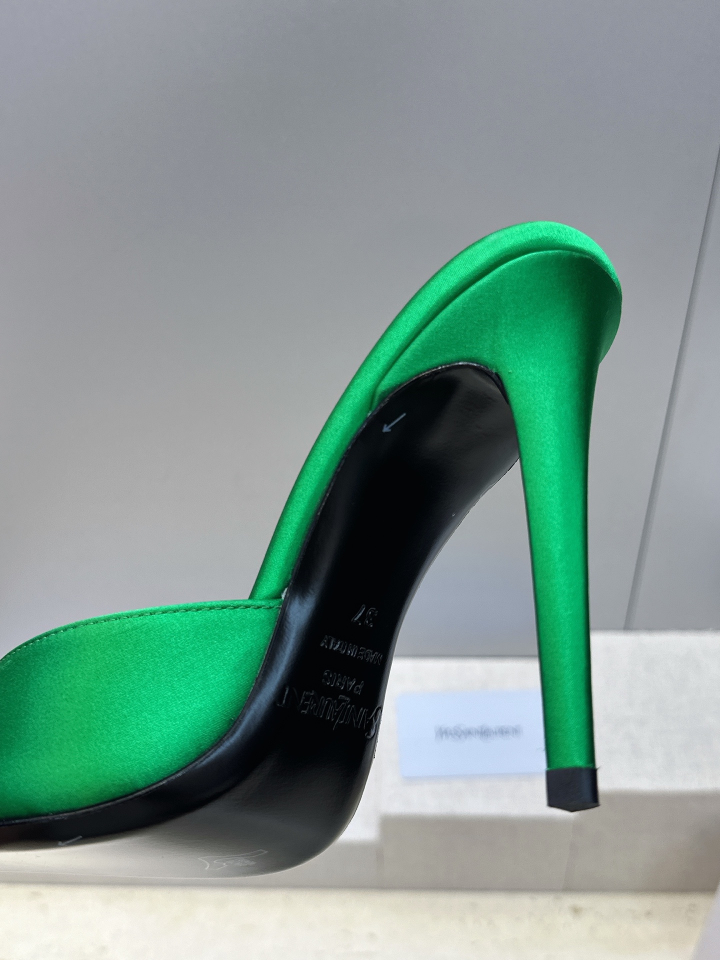 (不退只换码) SAINT LAURENT PARIS 圣罗兰2026春夏新款高跟水钻女鞋 YSL字母logo五金扣尖 (不退只换码) SAINT LAURENT PARIS 圣罗兰2026春夏新款高跟水钻女鞋 YSL字母logo五金扣尖