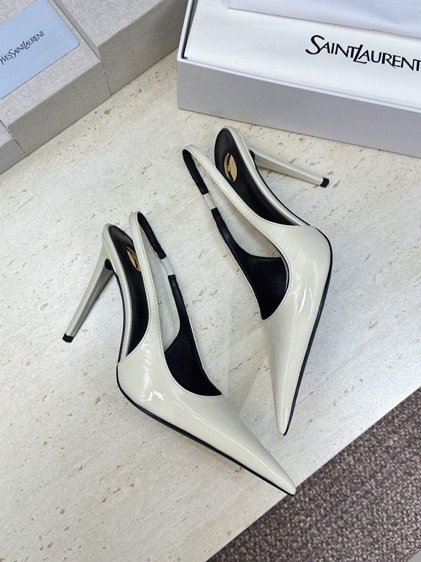(不退只换码) SAINT LAURENT PARIS 圣罗兰2026春夏新款高跟女凉鞋  YSL字母logo尖头细跟后