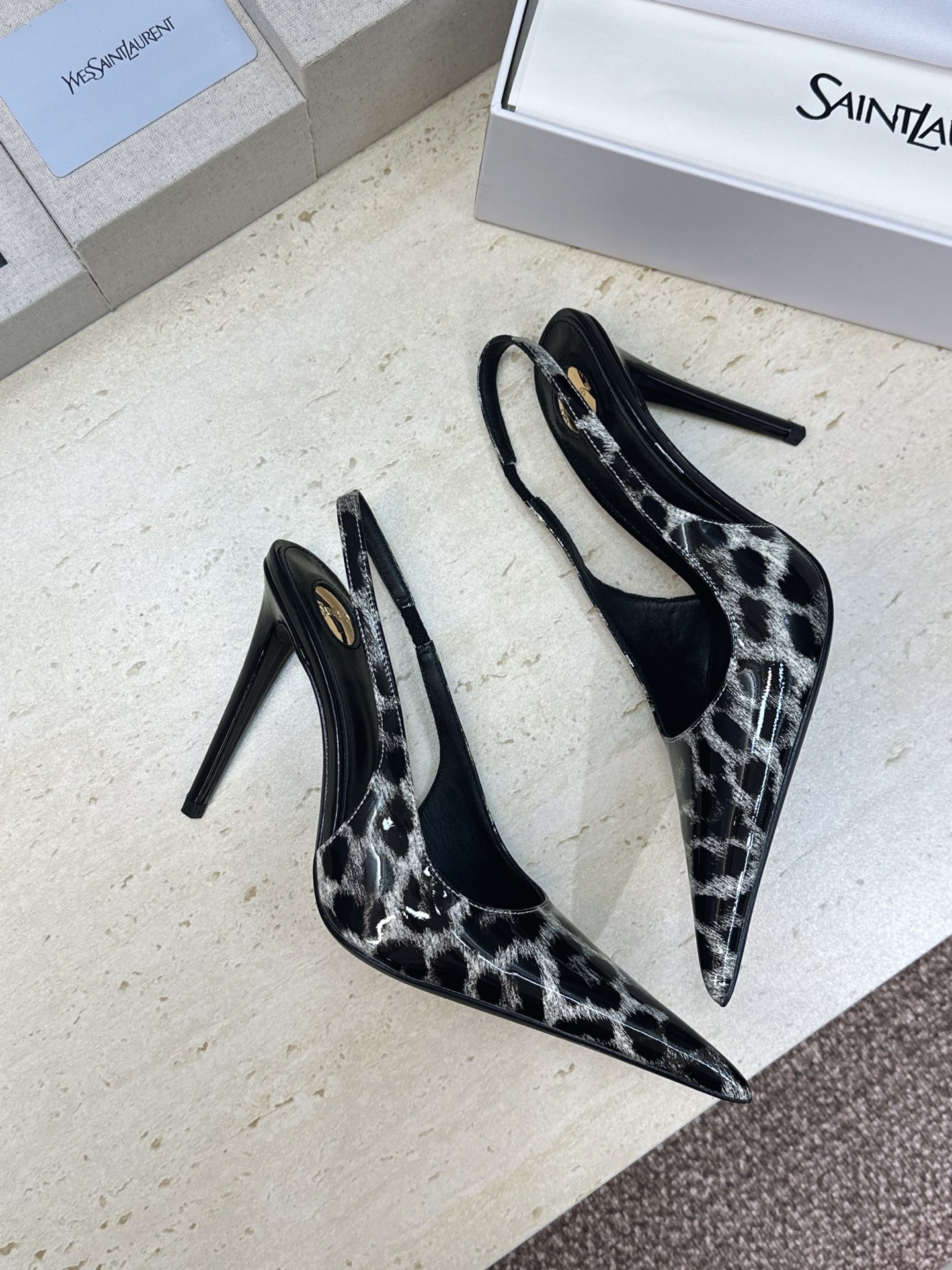 (不退只换码) SAINT LAURENT PARIS 圣罗兰2026春夏新款高跟女凉鞋 YSL字母logo尖头细跟后 (不退只换码) SAINT LAURENT PARIS 圣罗兰2026春夏新款高跟女凉鞋 YSL字母logo尖头细跟后