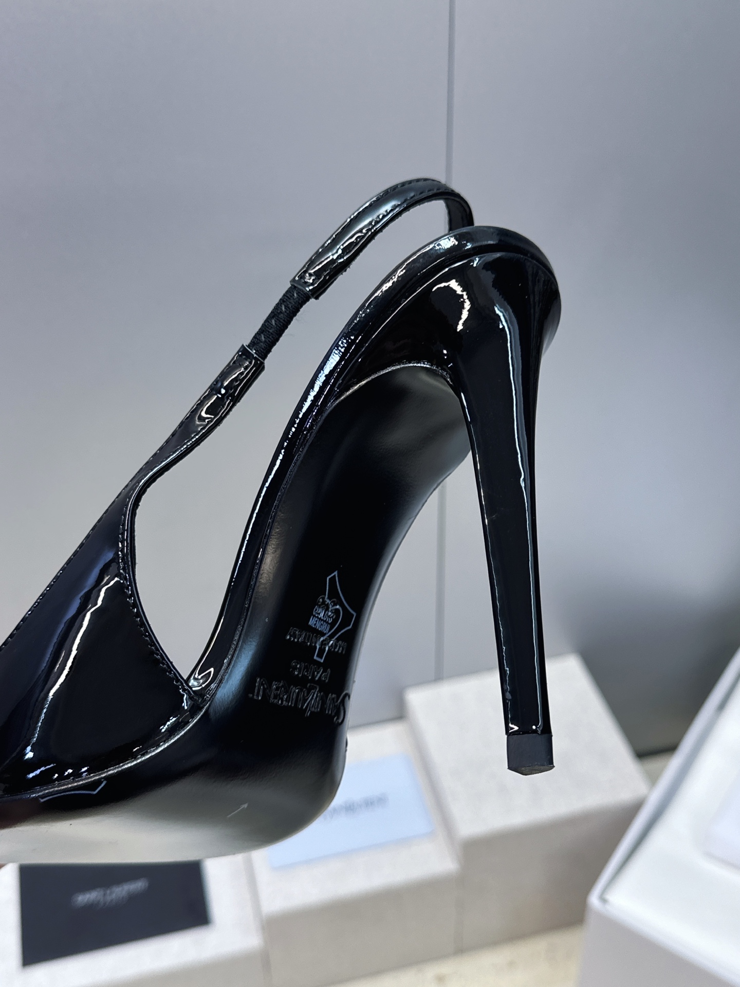 (不退只换码) SAINT LAURENT PARIS 圣罗兰2026春夏新款高跟女凉鞋  YSL字母logo尖头细跟后