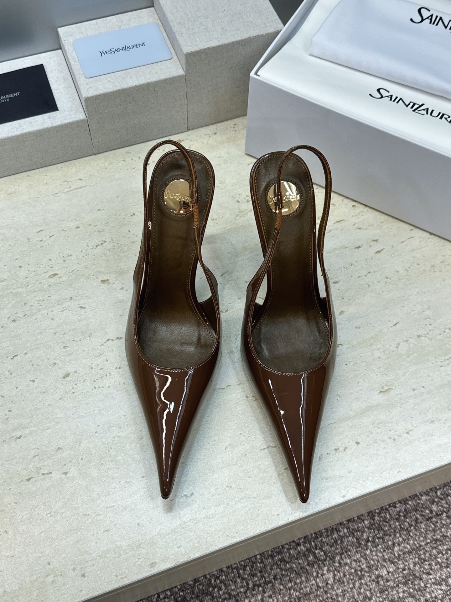 (不退只换码) SAINT LAURENT PARIS 圣罗兰2026春夏新款高跟女凉鞋 YSL字母logo尖头细跟后 (不退只换码) SAINT LAURENT PARIS 圣罗兰2026春夏新款高跟女凉鞋 YSL字母logo尖头细跟后