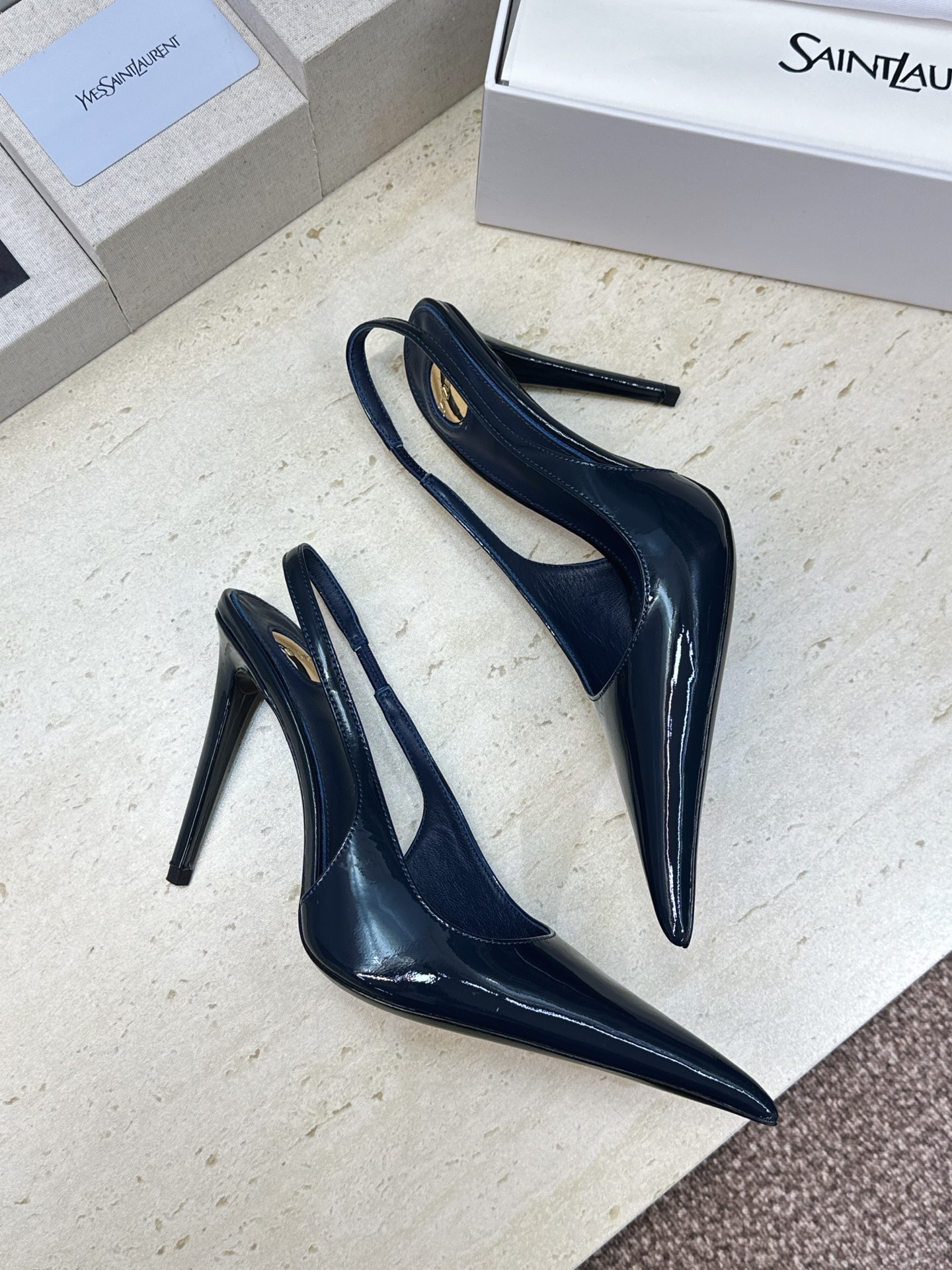 (不退只换码) SAINT LAURENT PARIS 圣罗兰2026春夏新款高跟女凉鞋 YSL字母logo尖头细跟后 (不退只换码) SAINT LAURENT PARIS 圣罗兰2026春夏新款高跟女凉鞋 YSL字母logo尖头细跟后