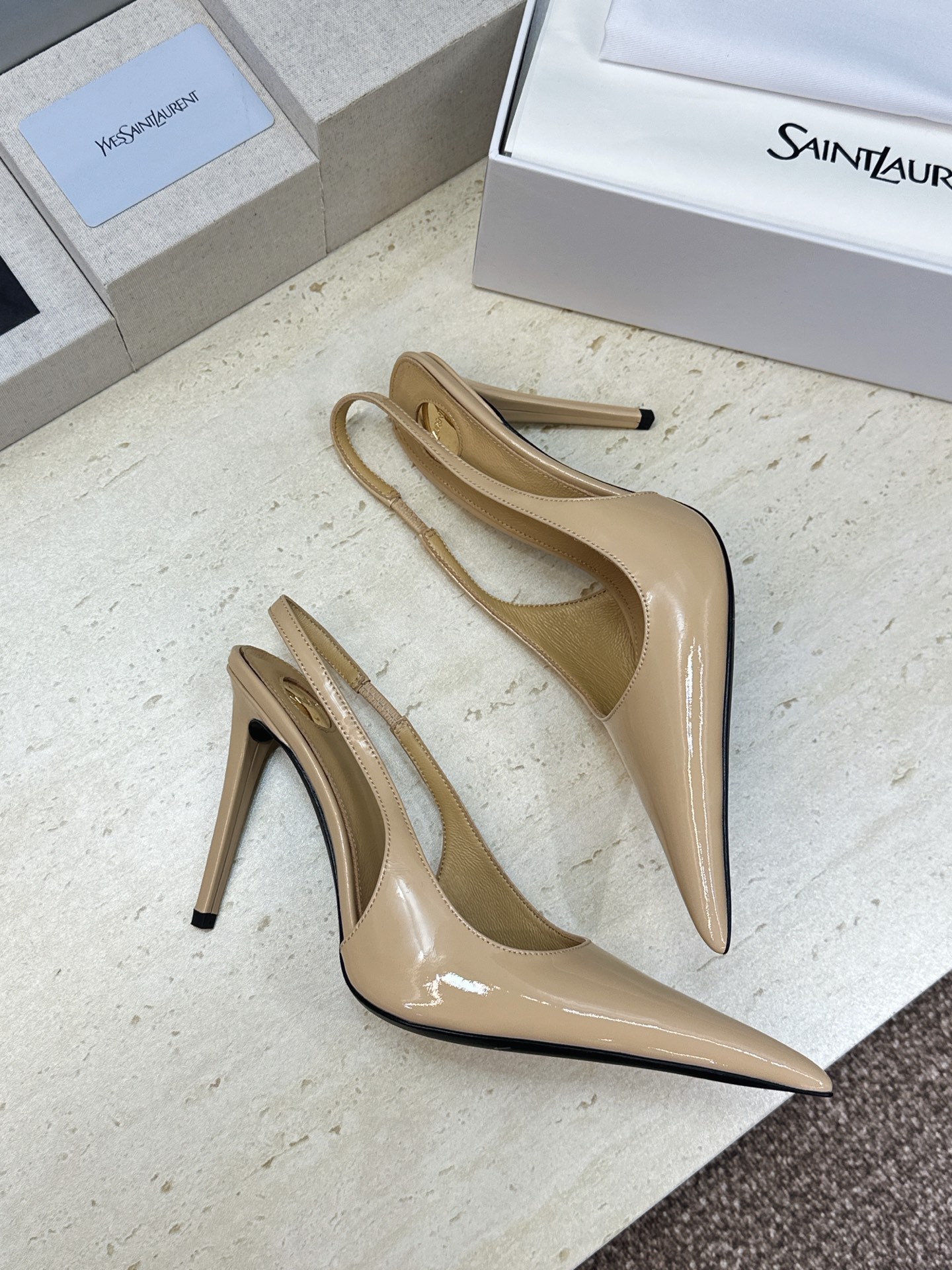 (不退只换码) SAINT LAURENT PARIS 圣罗兰2026春夏新款高跟女凉鞋  YSL字母logo尖头细跟后
