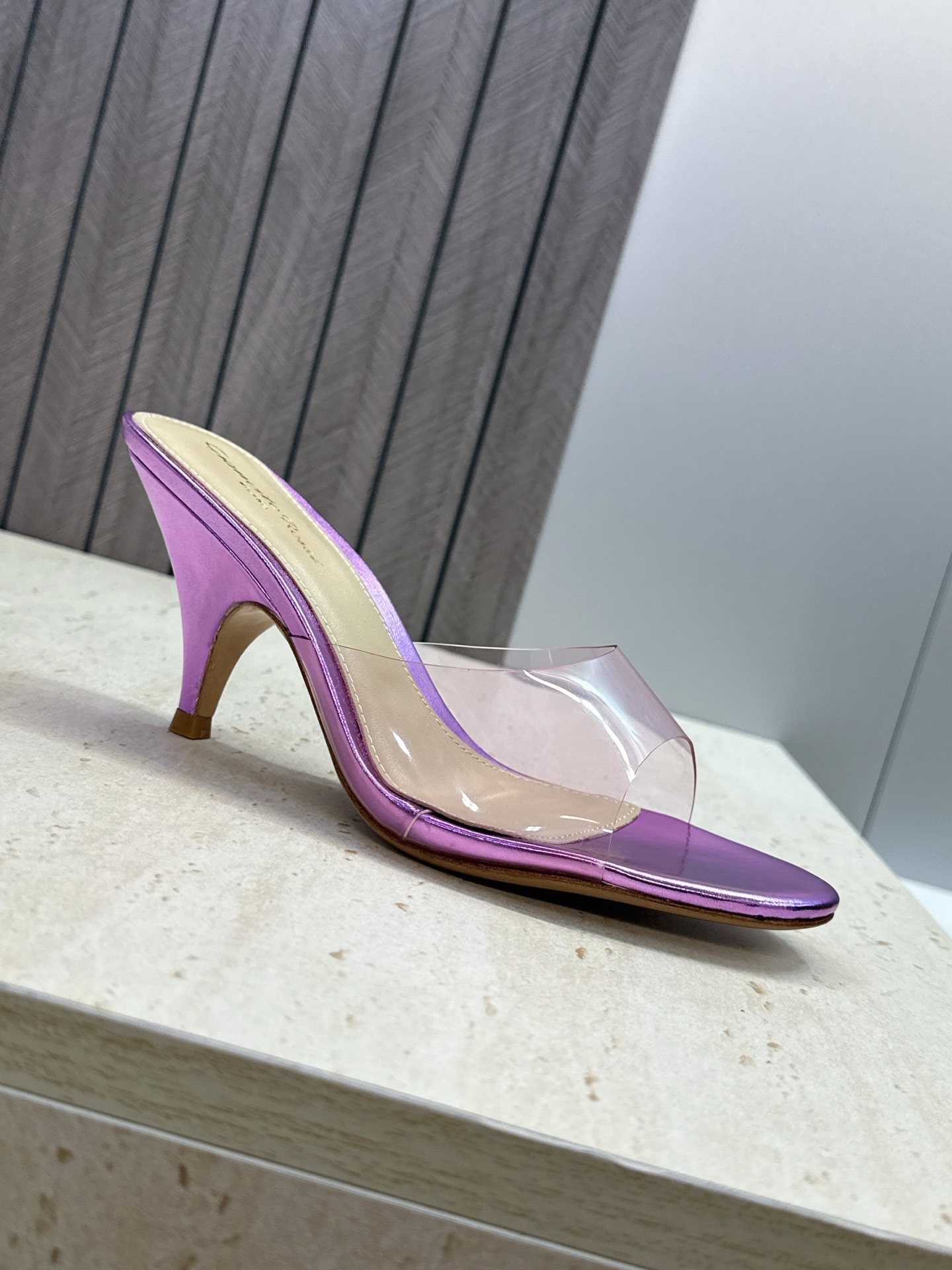 Gianvito Rossi 塞乔.罗茜2026春夏新款糖果色粗跟女鞋 GR字母logo高跟圆头鱼嘴露趾拼色凉拖鞋 材质 Gianvito Rossi 塞乔.罗茜2026春夏新款糖果色粗跟女鞋 GR字母logo高跟圆头鱼嘴露趾拼色凉拖鞋 材质