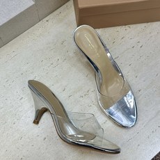 Gianvito Rossi 塞乔.罗茜2026春夏新款糖果色粗跟女鞋 GR字母logo高跟圆头鱼嘴露趾拼色凉拖鞋 材质 Gianvito Rossi 塞乔.罗茜2026春夏新款糖果色粗跟女鞋 GR字母logo高跟圆头鱼嘴露趾拼色凉拖鞋 材质