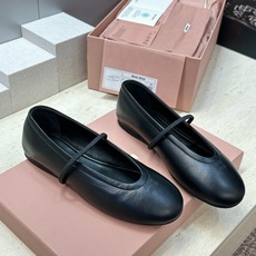 Miumiu 2026春夏新款玛丽珍芭蕾舞娃娃女鞋 缪缪字母logo平底圆头时尚百搭单鞋 材质:鞋面进口混种羊皮+水染羊 Miumiu 2026春夏新款玛丽珍芭蕾舞娃娃女鞋 缪缪字母logo平底圆头时尚百搭单鞋 材质:鞋面进口混种羊皮+水染羊