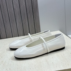 Miumiu 2026春夏新款玛丽珍芭蕾舞娃娃女鞋 缪缪字母logo平底圆头时尚百搭单鞋 材质:鞋面进口混种羊皮+水染羊 Miumiu 2026春夏新款玛丽珍芭蕾舞娃娃女鞋 缪缪字母logo平底圆头时尚百搭单鞋 材质:鞋面进口混种羊皮+水染羊