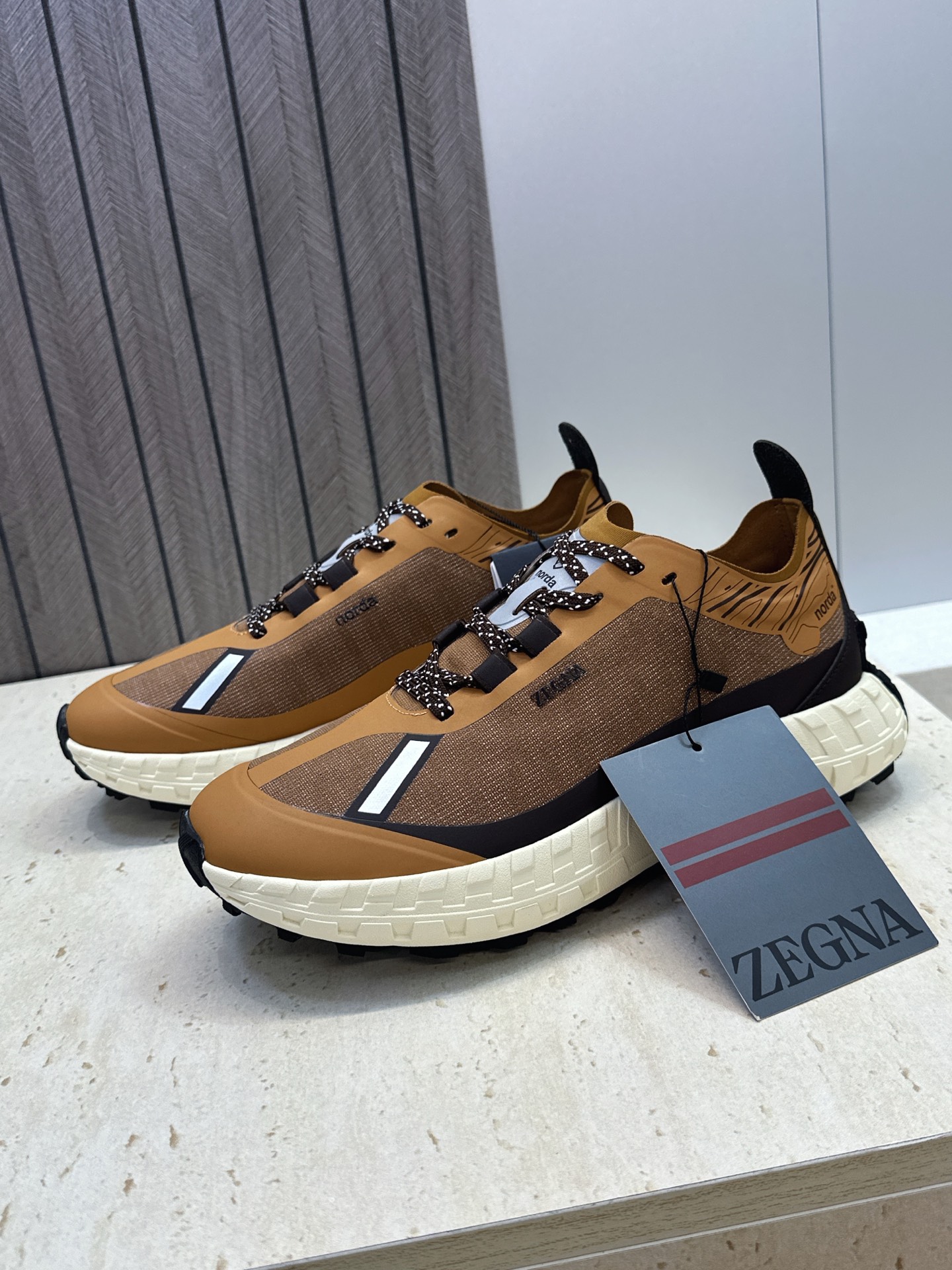 (仅男码) Zegna 2026春夏新款系带舒适休闲运动男鞋 杰尼亚字母logo厚底圆头时尚百搭拼色老爹跑鞋 材质:鞋 (仅男码) Zegna 2026春夏新款系带舒适休闲运动男鞋 杰尼亚字母logo厚底圆头时尚百搭拼色老爹跑鞋 材质:鞋