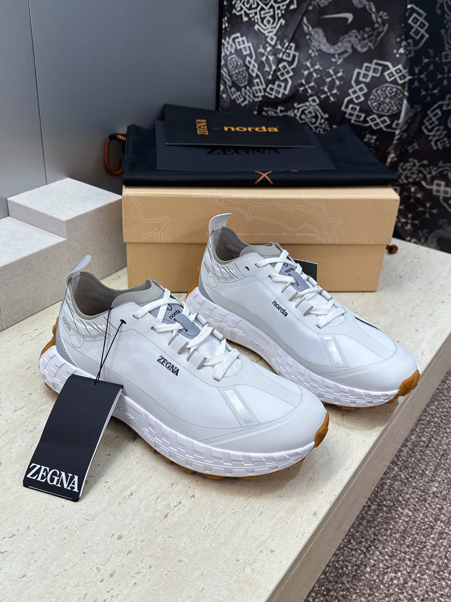 (仅男码) Zegna 2026春夏新款系带舒适休闲运动男鞋  杰尼亚字母logo厚底圆头时尚百搭拼色老爹跑鞋 材质:鞋