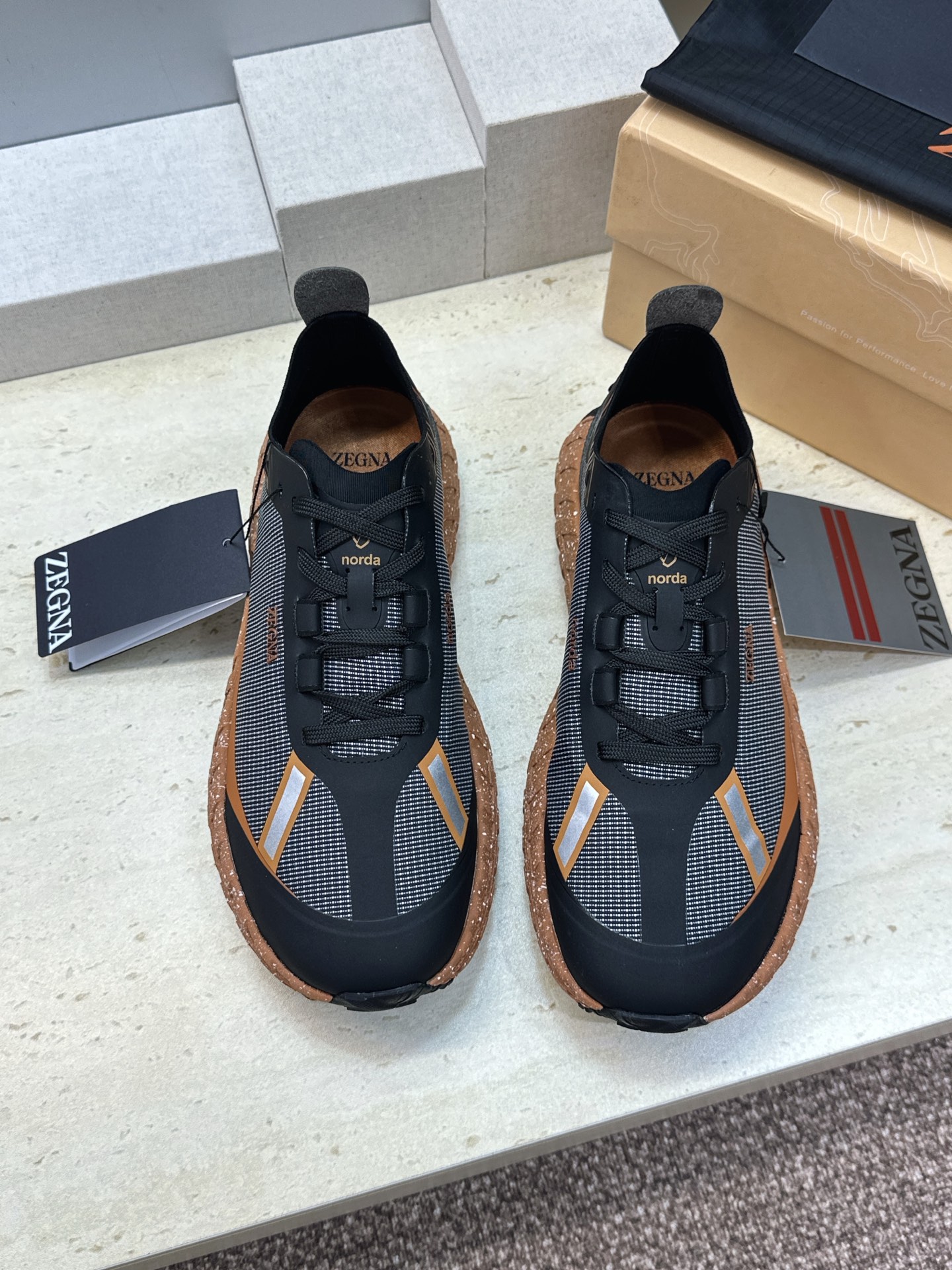 (仅男码) Zegna 2026春夏新款系带舒适休闲运动男鞋 杰尼亚字母logo厚底圆头时尚百搭拼色老爹跑鞋 材质:鞋 (仅男码) Zegna 2026春夏新款系带舒适休闲运动男鞋 杰尼亚字母logo厚底圆头时尚百搭拼色老爹跑鞋 材质:鞋
