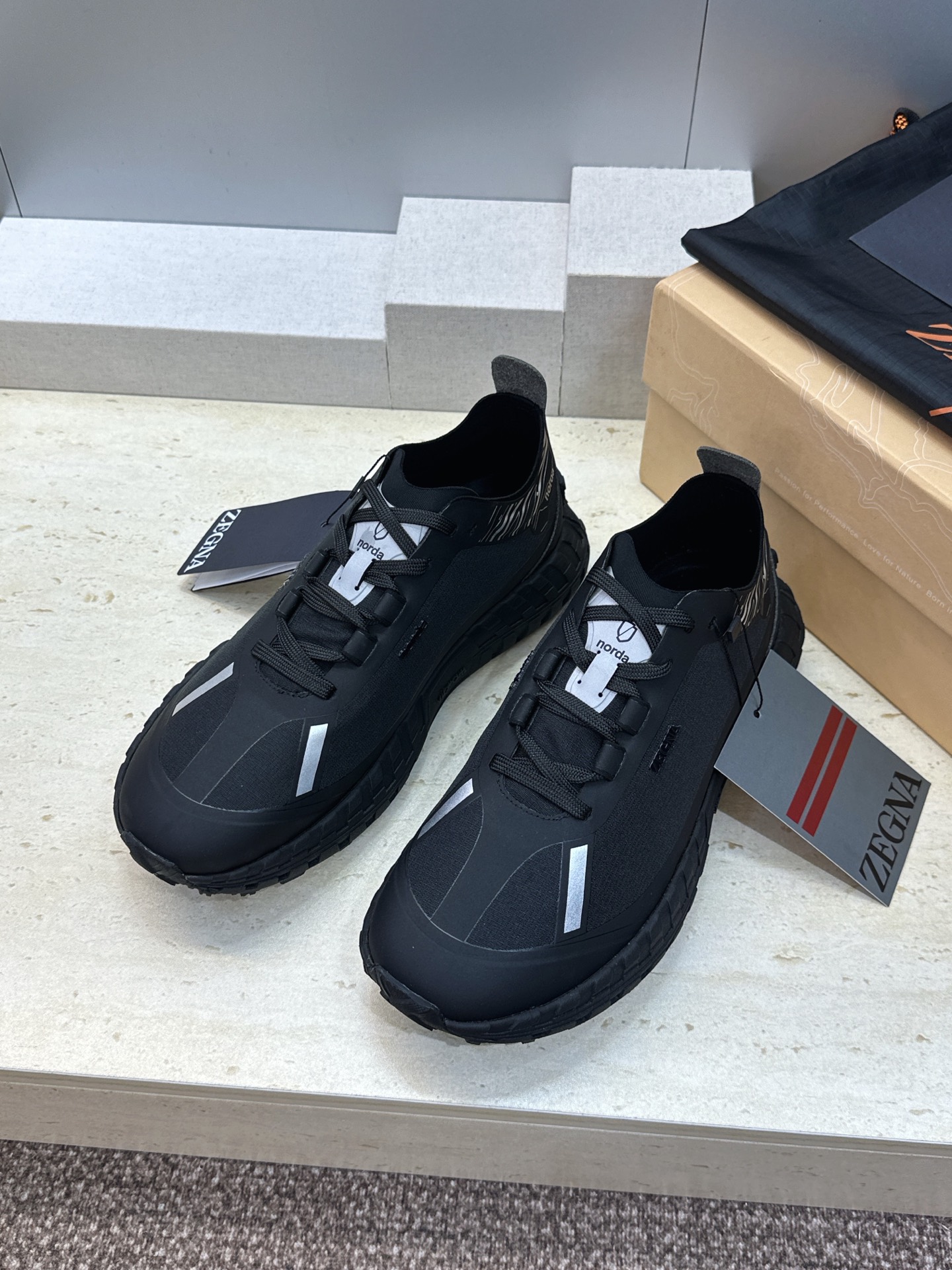 (仅男码) Zegna 2026春夏新款系带舒适休闲运动男鞋 杰尼亚字母logo厚底圆头时尚百搭拼色老爹跑鞋 材质:鞋 (仅男码) Zegna 2026春夏新款系带舒适休闲运动男鞋 杰尼亚字母logo厚底圆头时尚百搭拼色老爹跑鞋 材质:鞋