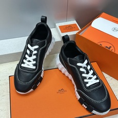 (仅男码) 顶级版 爱马仕 Hermes 2026春夏新款 Bouncing 休闲系带百搭运动男鞋 H家字母logo厚 (仅男码) 顶级版 爱马仕 Hermes 2026春夏新款 Bouncing 休闲系带百搭运动男鞋 H家字母logo厚