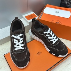 (仅男码) 顶级版 爱马仕 Hermes 2026春夏新款 Bouncing 休闲系带百搭运动男鞋 H家字母logo厚 (仅男码) 顶级版 爱马仕 Hermes 2026春夏新款 Bouncing 休闲系带百搭运动男鞋 H家字母logo厚