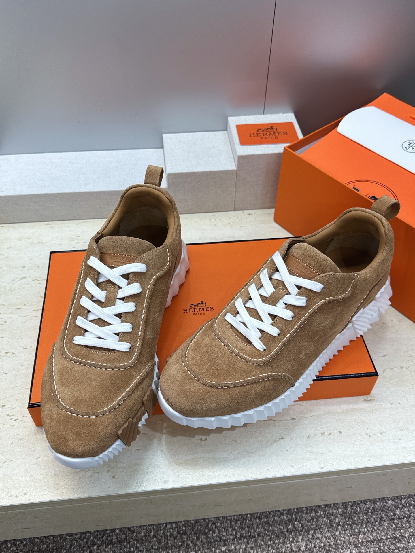 (仅男码) 顶级版 爱马仕 Hermes 2026春夏新款 Bouncing 休闲系带百搭运动男鞋  H家字母logo厚