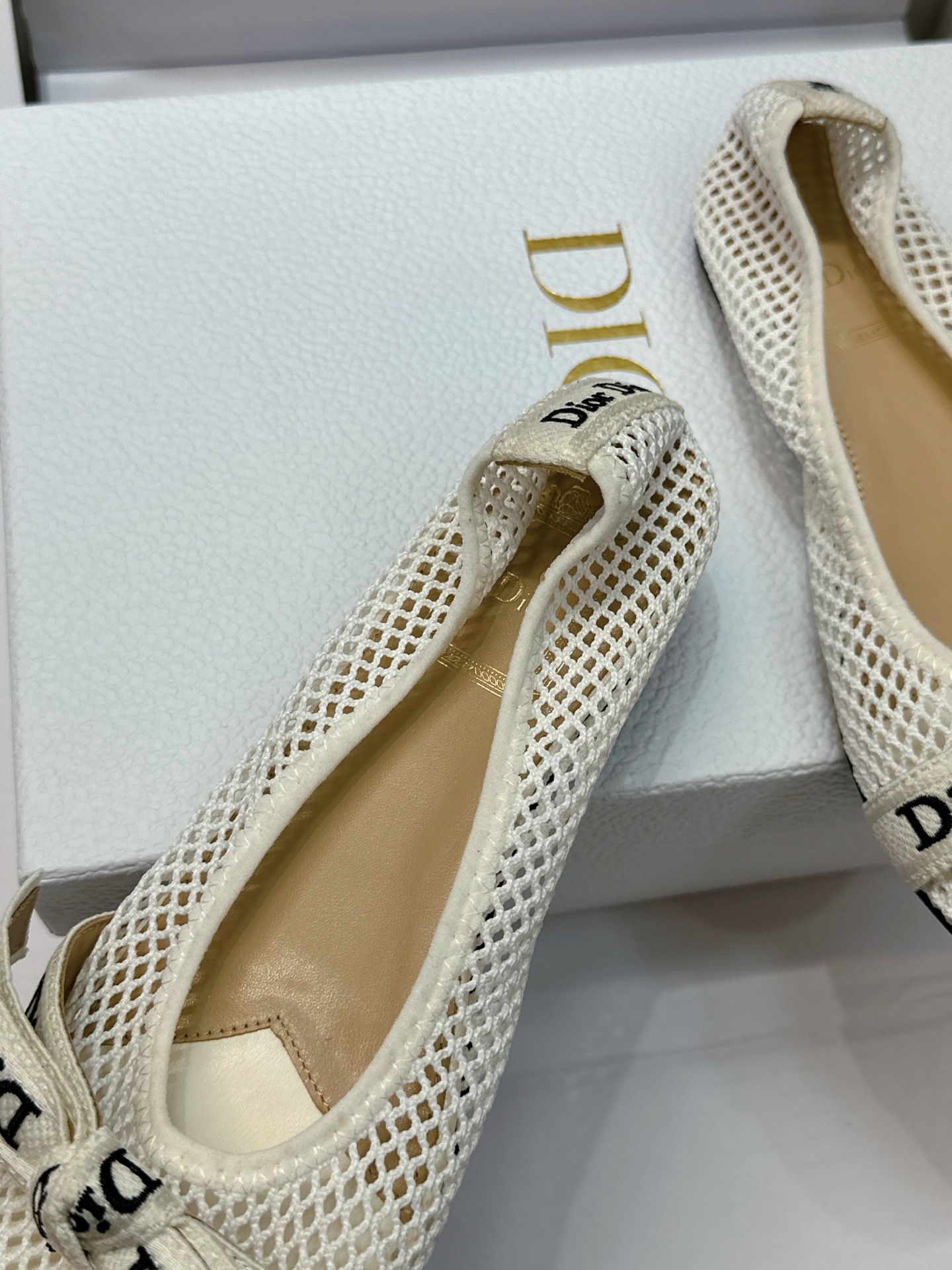 (配全套飞机盒) J'ADIOR 迪奥 Dior 2026 春夏新款蝴蝶结芭蕾舞娃娃女鞋 明星同款CD字母logo立体 (配全套飞机盒) J'ADIOR 迪奥 Dior 2026 春夏新款蝴蝶结芭蕾舞娃娃女鞋 明星同款CD字母logo立体