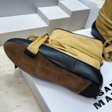 ISABEL MARANT 2026秋冬新款时尚绑带流苏女短靴 伊莎贝尔字母logo平底圆头一脚蹬拼色机车骑士靴 材质: ISABEL MARANT 2026秋冬新款时尚绑带流苏女短靴 伊莎贝尔字母logo平底圆头一脚蹬拼色机车骑士靴 材质: