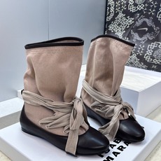 ISABEL MARANT 2026秋冬新款时尚绑带流苏女短靴 伊莎贝尔字母logo平底圆头一脚蹬拼色机车骑士靴 材质: ISABEL MARANT 2026秋冬新款时尚绑带流苏女短靴 伊莎贝尔字母logo平底圆头一脚蹬拼色机车骑士靴 材质: