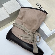 ISABEL MARANT 2026秋冬新款时尚绑带流苏女短靴 伊莎贝尔字母logo平底圆头一脚蹬拼色机车骑士靴 材质: ISABEL MARANT 2026秋冬新款时尚绑带流苏女短靴 伊莎贝尔字母logo平底圆头一脚蹬拼色机车骑士靴 材质: