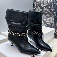 ISABEL MARANT 2026秋冬新款时尚拼色低跟尖头两穿中筒女靴 伊莎贝尔字母logo五金扣一脚蹬机车马丁靴 材 ISABEL MARANT 2026秋冬新款时尚拼色低跟尖头两穿中筒女靴 伊莎贝尔字母logo五金扣一脚蹬机车马丁靴 材