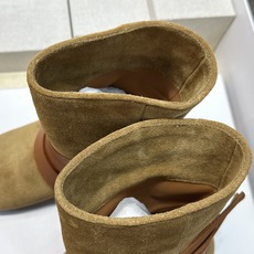 ISABEL MARANT 2026秋冬新款时尚绑带流苏女短靴 伊莎贝尔字母logo低跟圆头一脚蹬拼色机车骑士军靴 材质 ISABEL MARANT 2026秋冬新款时尚绑带流苏女短靴 伊莎贝尔字母logo低跟圆头一脚蹬拼色机车骑士军靴 材质